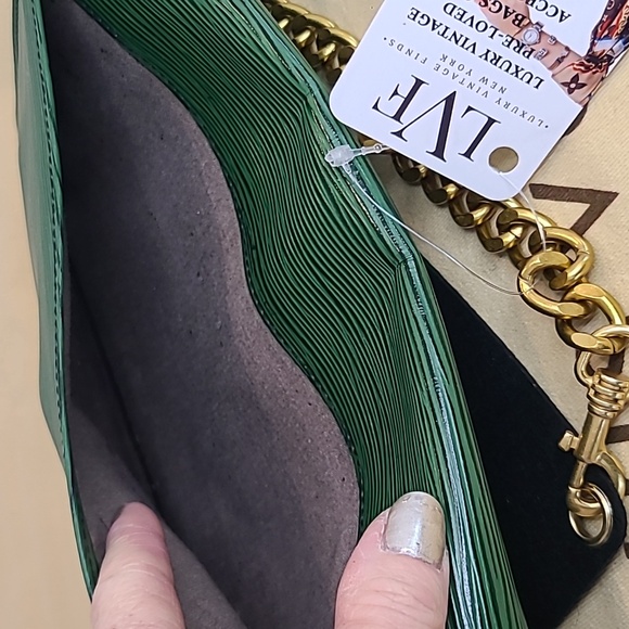 LOUIS VUITTON VINTAGE 1988 EPI LEATHER MONTAIGNE 27 SHOULDER/CLUTCH BAG - Picture 11 of 17